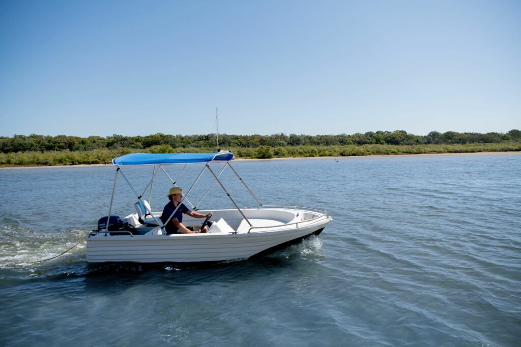 noosa watersports boat hire super cruiser 1615
