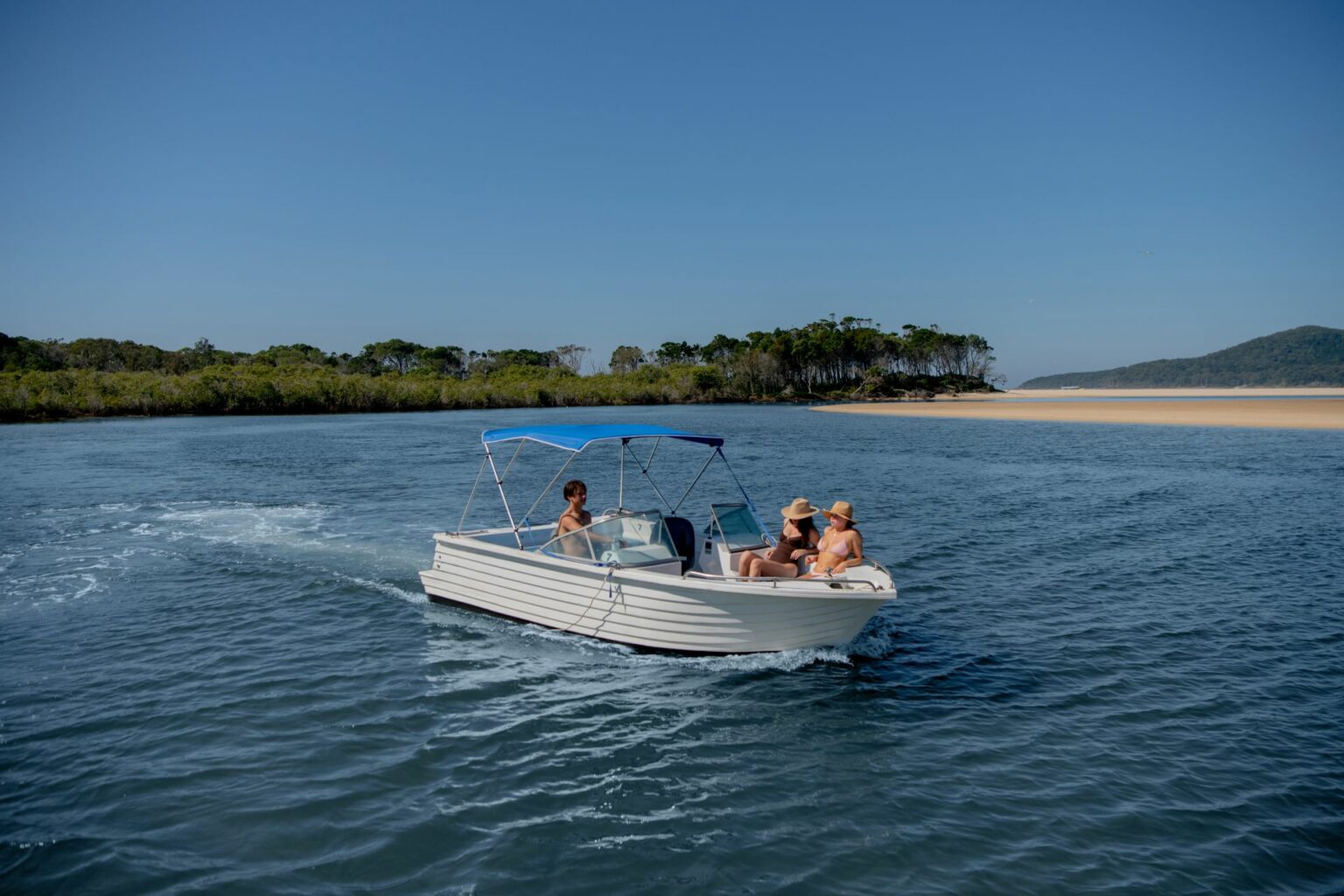 noosa watersports boat hire super cruiser 2358